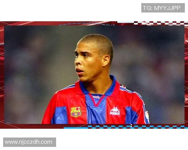 德国光头足球明星的传奇人生与赛场风采揭秘