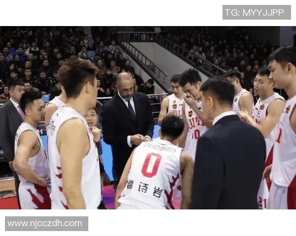 成都篮球队与武汉篮球队赛后复盘探讨灵活性对比赛结果的影响